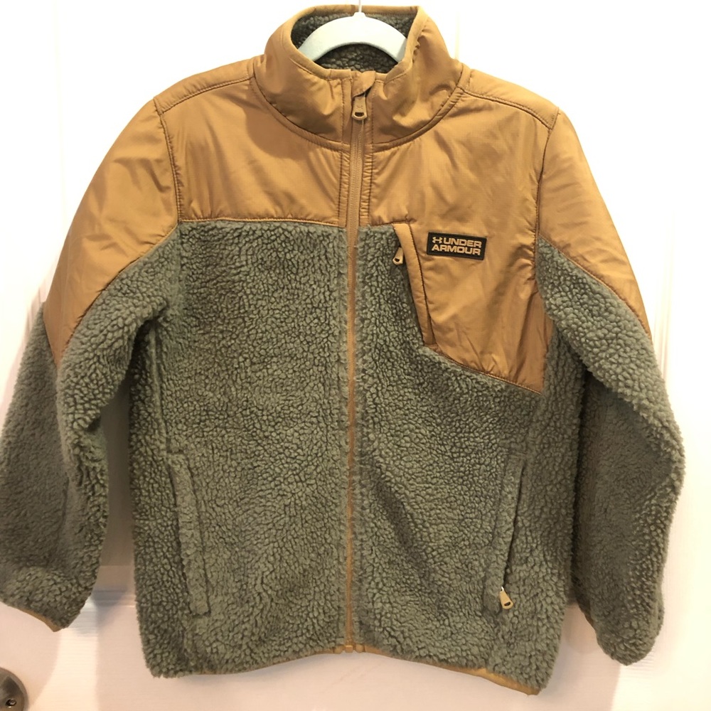 Under armour fleece size small